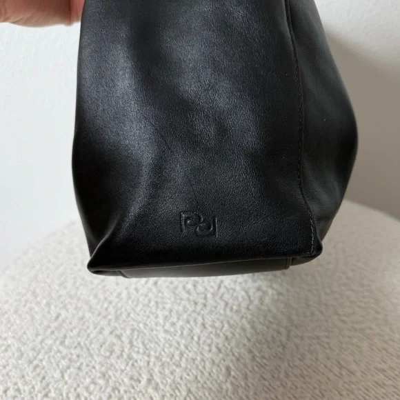 Reformation Small Vittoria Tote - Picture 4 of 8